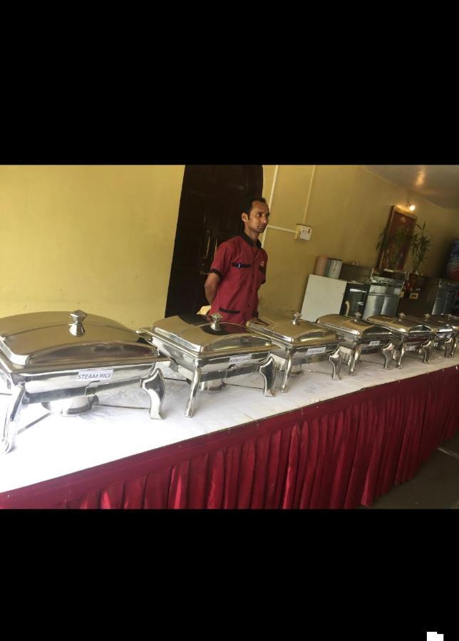Hotel Manik Moti Lonavala Exteriör bild