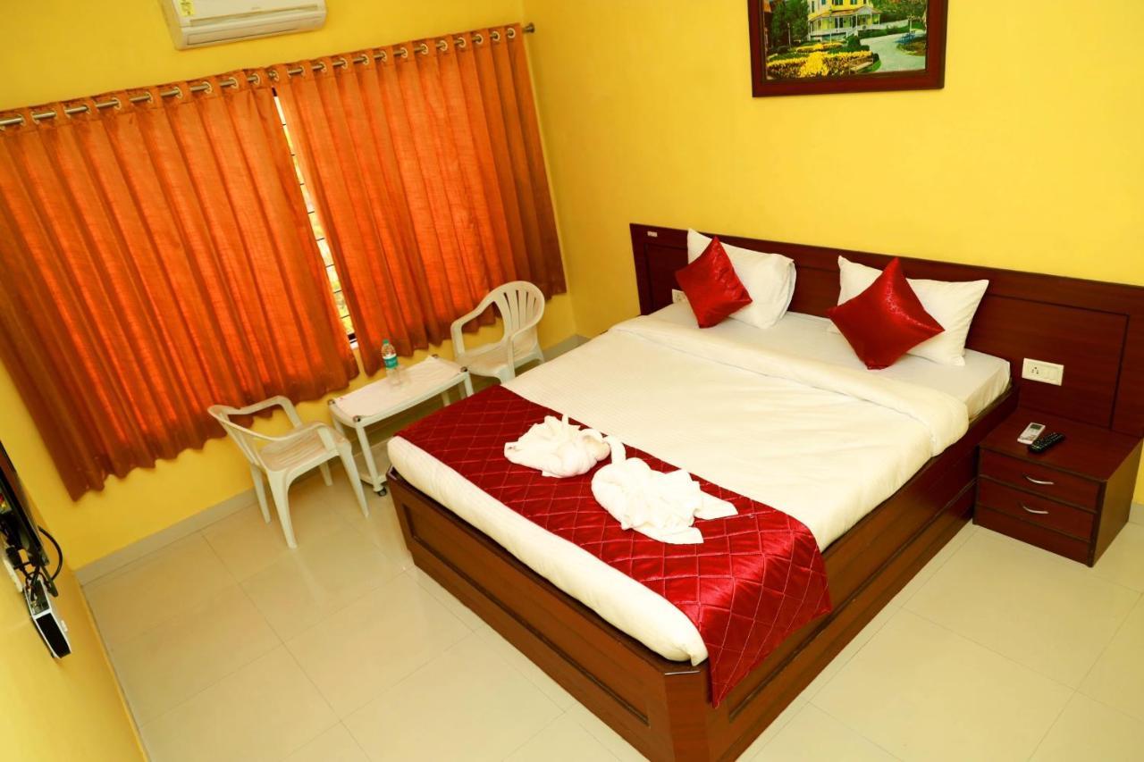 Hotel Manik Moti Lonavala Exteriör bild